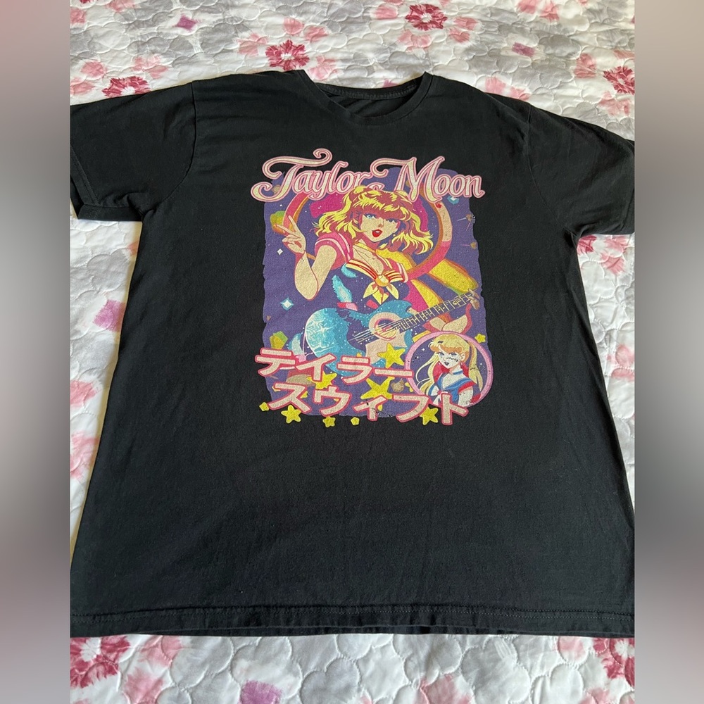 Black Taylor Moon Graphic Tee - Retro Anime Style